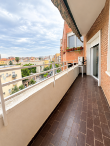SE VENDE AMPLIO PISO DE 4 HABITACIONES CON GARAJE Y TRASTERO EN SANTA MARINA – BADAJOZ