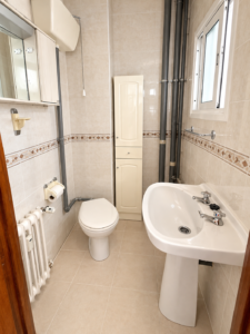 SE VENDE AMPLIO PISO DE 4 HABITACIONES CON GARAJE Y TRASTERO EN SANTA MARINA – BADAJOZ