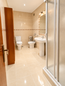 SE VENDE AMPLIO PISO DE 4 HABITACIONES CON GARAJE Y TRASTERO EN SANTA MARINA – BADAJOZ