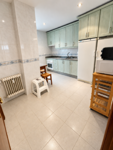 SE VENDE AMPLIO PISO DE 4 HABITACIONES CON GARAJE Y TRASTERO EN SANTA MARINA – BADAJOZ