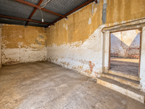 Casa Con Gran Patio y Cochera en Valverde de Mérida