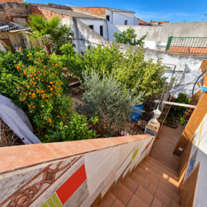 Casa con Patio y Terraza en La Zarza de Alange