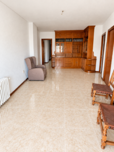 SE VENDE AMPLIO PISO DE 4 HABITACIONES CON GARAJE Y TRASTERO EN SANTA MARINA – BADAJOZ