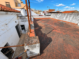 Casa con Cochera y Buhardilla en Calamonte