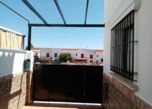 SE VENDE ADOSADO REFORMADO EN OLIVENZA