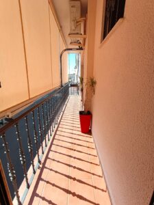 SE VENDE CASA DE 3 PLANTAS CON DOS COCHERAS Y VIVIENDA INDEPENDIENTE EN BARRIADA DE LLERA – BADAJOZ