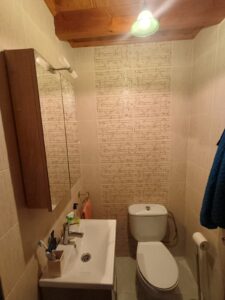 SE VENDE CASA DE 3 PLANTAS CON DOS COCHERAS Y VIVIENDA INDEPENDIENTE EN BARRIADA DE LLERA – BADAJOZ