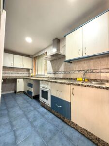 SE VENDE AMPLIO PISO DE 4 HABITACIONES EN SAN ROQUE – BADAJOZ