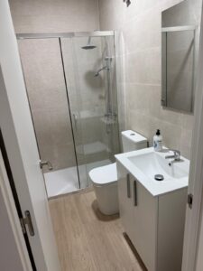 SE VENDE PISO NUEVO A ESTRENAR DE 5 HABITACIONES EN PARDALERAS – BADAJOZ