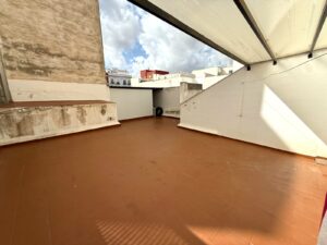 Piso en primera planta con patio, Avd San Antonio