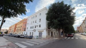 SE VENDE PISO DE 3 HABITACIONES EN PARDALERAS