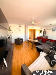 SE VENDE AMPLIO PISO DE 4 HABITACIONES CON GARAJE Y PISCINA COMUNITARIA EN CERRO GORDO – BADAJOZ