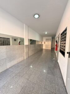 SE VENDE AMPLIO PISO DE 4 HABITACIONES CON GARAJE Y PISCINA COMUNITARIA EN CERRO GORDO – BADAJOZ