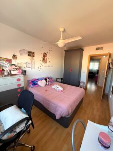 SE VENDE AMPLIO PISO DE 4 HABITACIONES CON GARAJE Y PISCINA COMUNITARIA EN CERRO GORDO – BADAJOZ