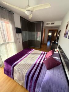 SE VENDE AMPLIO PISO DE 4 HABITACIONES CON GARAJE Y PISCINA COMUNITARIA EN CERRO GORDO – BADAJOZ