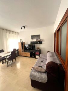 OPORTUNIDAD EN PLENA PLAZA DE LOS ALFÉRECES SE VENDE PISO LUMINOSO CON GARAJE Y GRAN TRASTERO – BADAJOZ